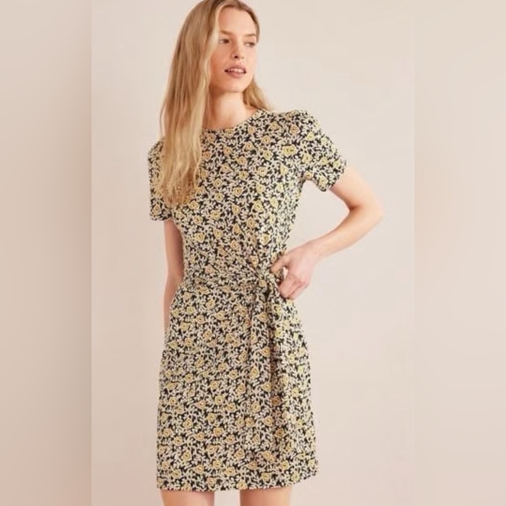Boden Floral Print Short Sleeve Dress- with tie detail on hip. Size 12L.